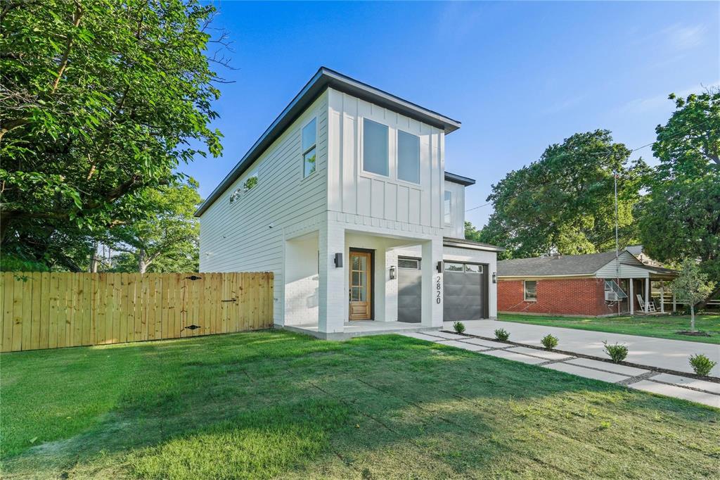 2820 Barnes Bridge Road Dallas, TX 75228 - Photo 2 of 29 front view of house with a yard