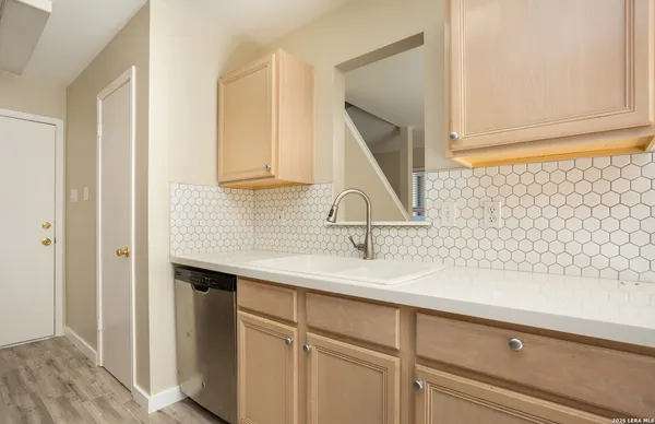 $1,725 | 6034 Gaelic, San Antonio, TX 78240