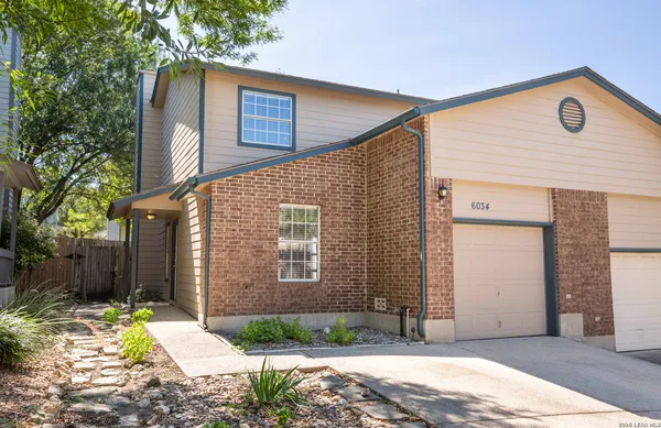 $1,725 | 6034 Gaelic, San Antonio, TX 78240