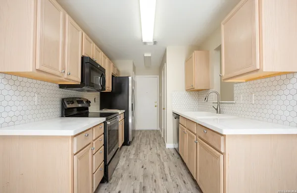 $1,725 | 6034 Gaelic, San Antonio, TX 78240
