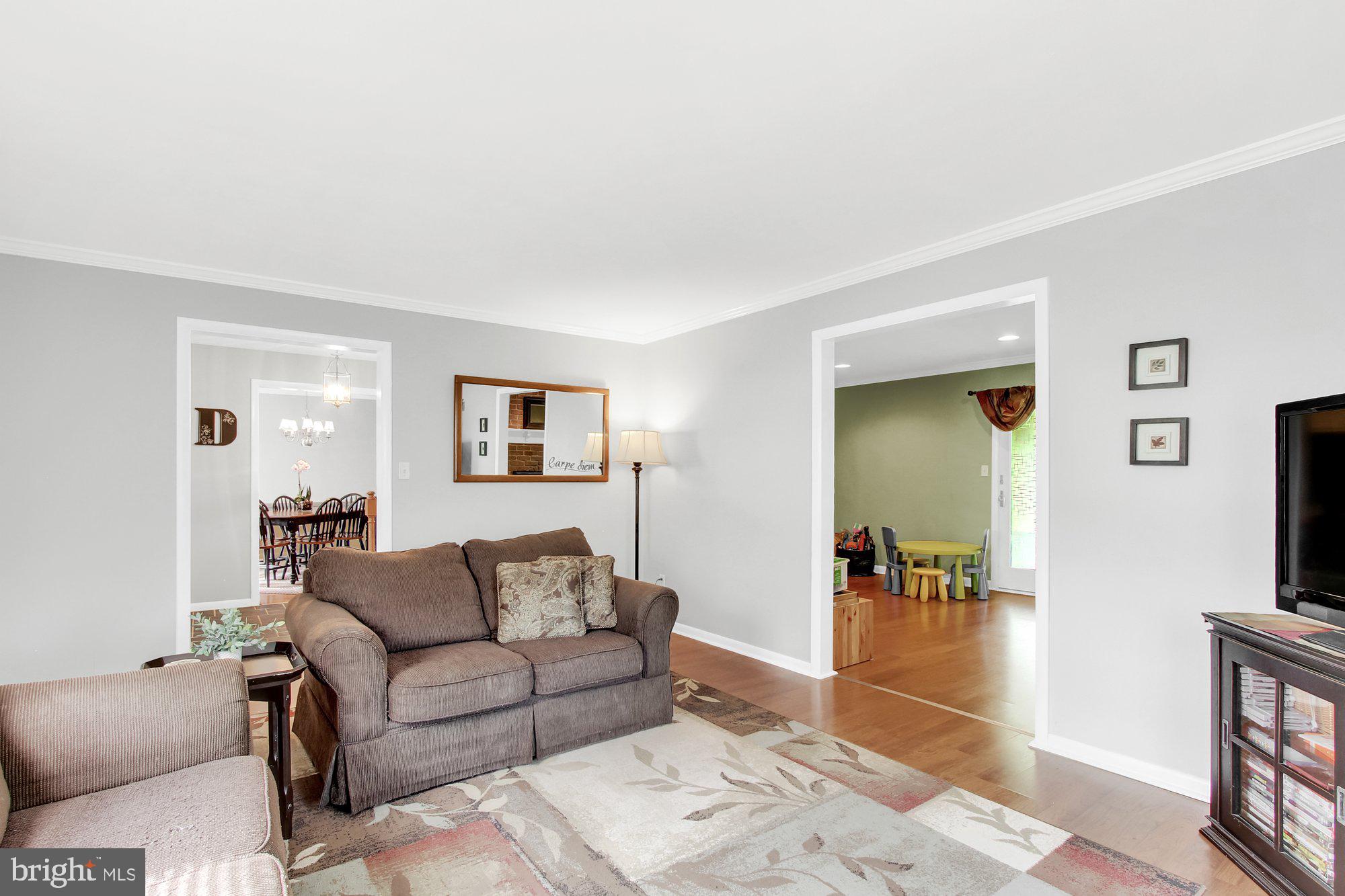1318 Greenbriar Road York, PA 17404 - Photo 5 of 33 Gallery Image 5
