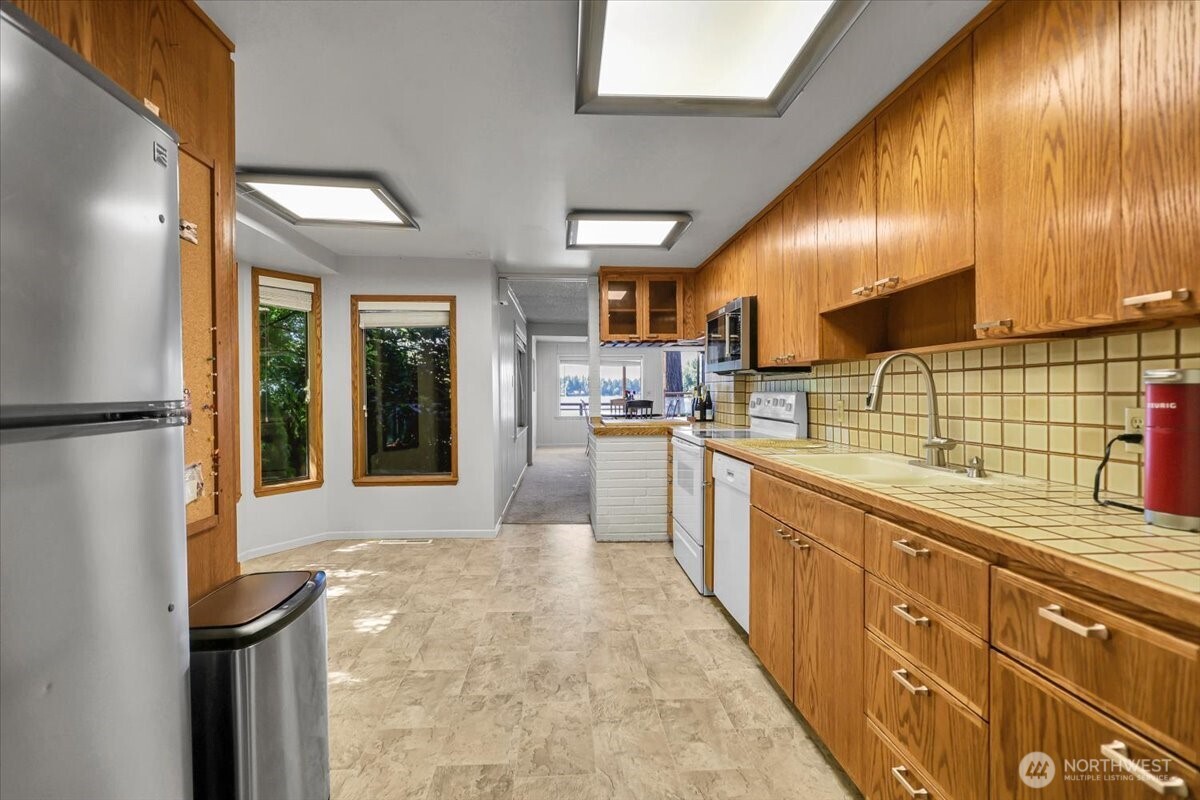 15402 Rose Road Southwest Lakewood, WA 98498 - Photo 12 of 40 Gallery Image 12