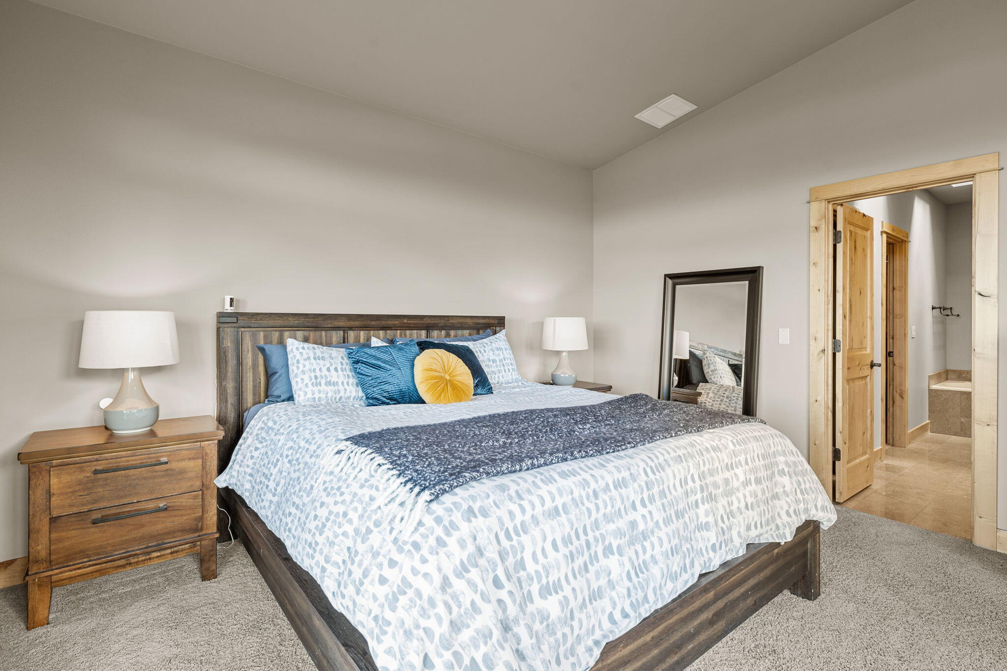 953 Southwest Vantage Point Way Bend, OR 97702 - Photo 25 of 55 80-web-or-mls-Riley_Visuals-80
