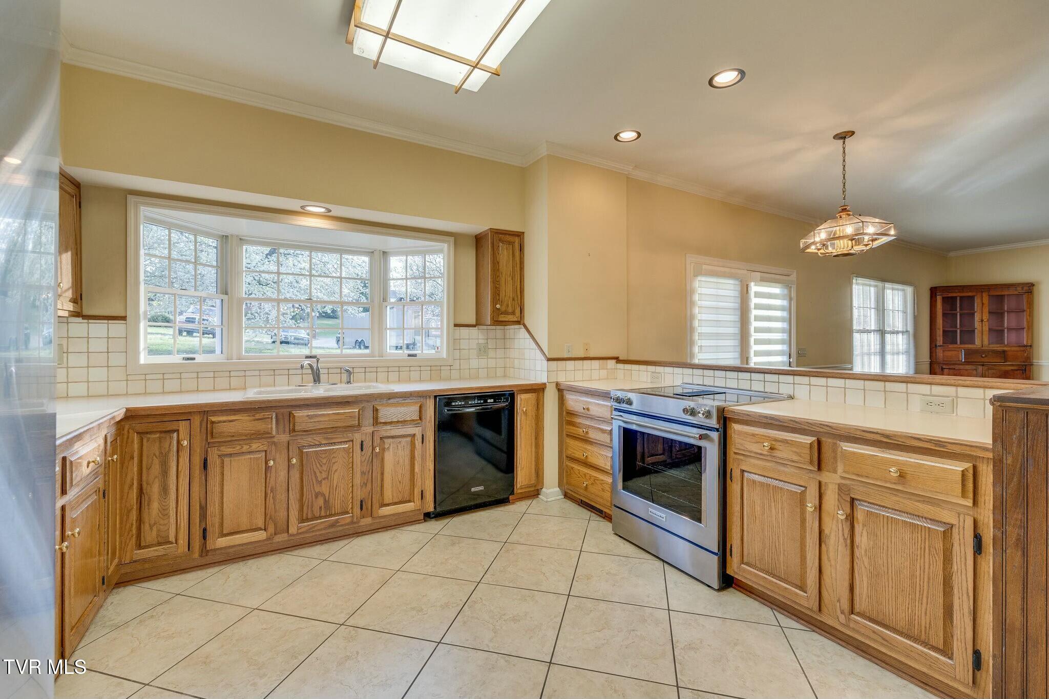 2017 Springfield Avenue Kingsport, TN 37664 - Photo 15 of 69 tempImage0WUeo8