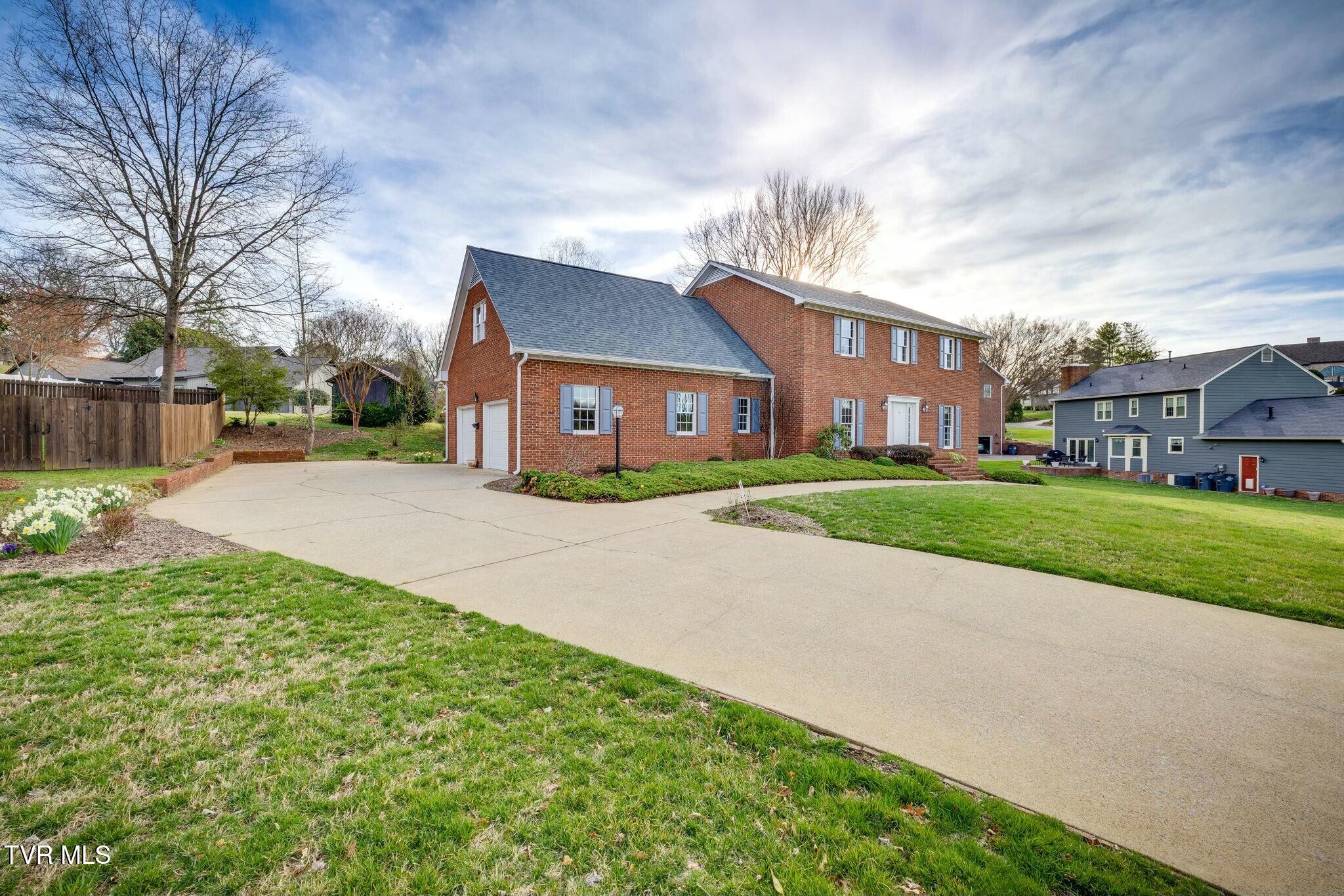 2017 Springfield Avenue Kingsport, TN 37664 - Photo 2 of 69 tempImage1MyKQk