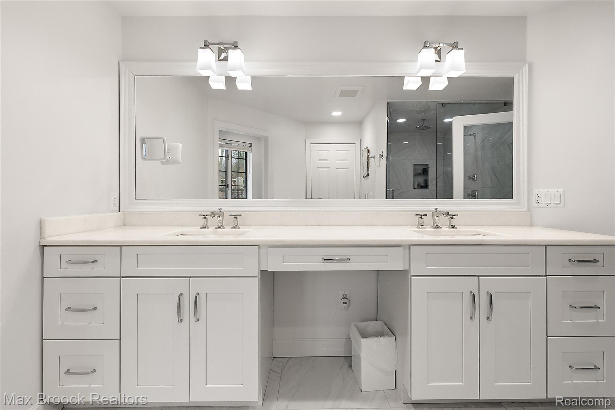 1583 Clarendon Road Bloomfield Hills, MI 48302 - Photo 34 of 73 69-1583 Clarendon-67.jpg