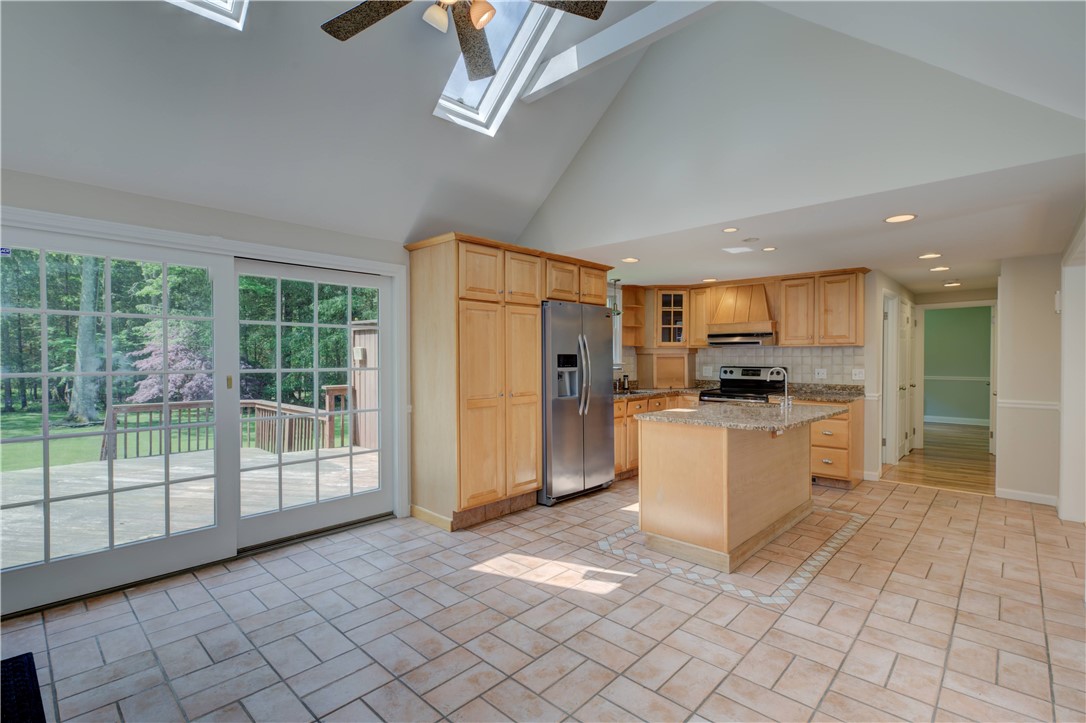 220 Forge Road North Kingstown, RI 02852 - Photo 6 of 41