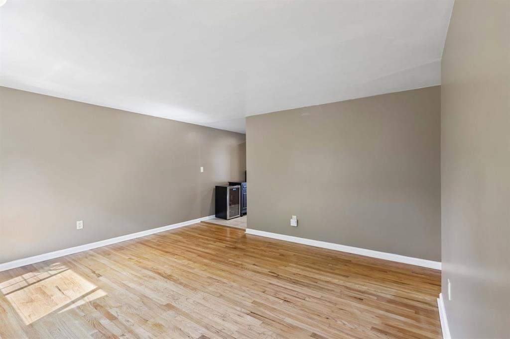 814 Dressel Road Allison Park, PA 15101 - Photo 8 of 47 Living Room