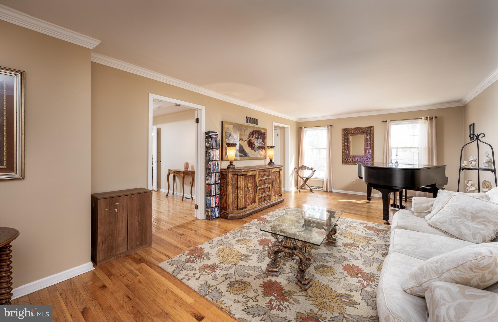 40 West Church Road Lawrenceville, NJ 08648 - Photo 3 of 37 Living room