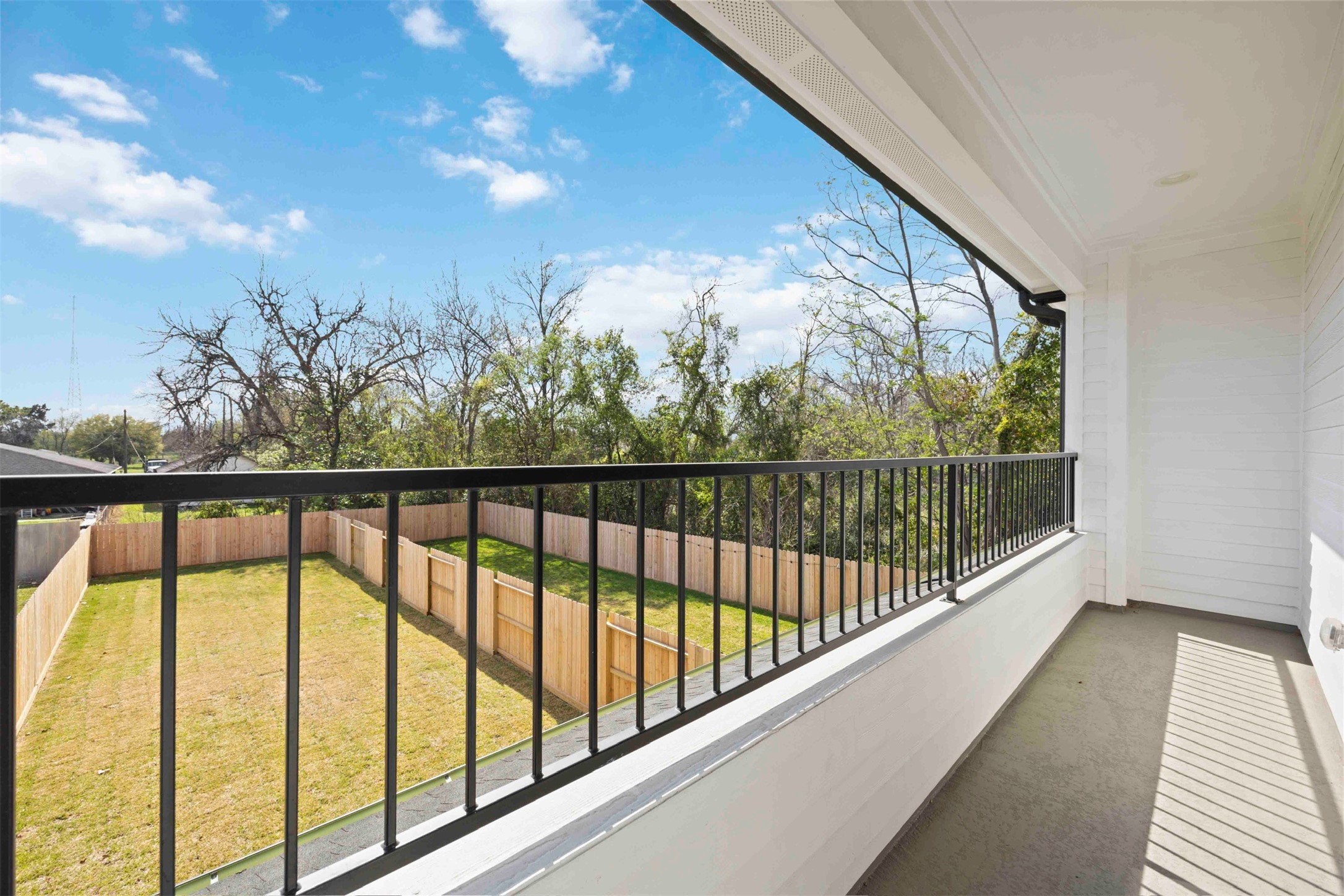3504 Caplin Street, Unit B Houston, TX 77026 - Photo 13 of 26 a view of balcony