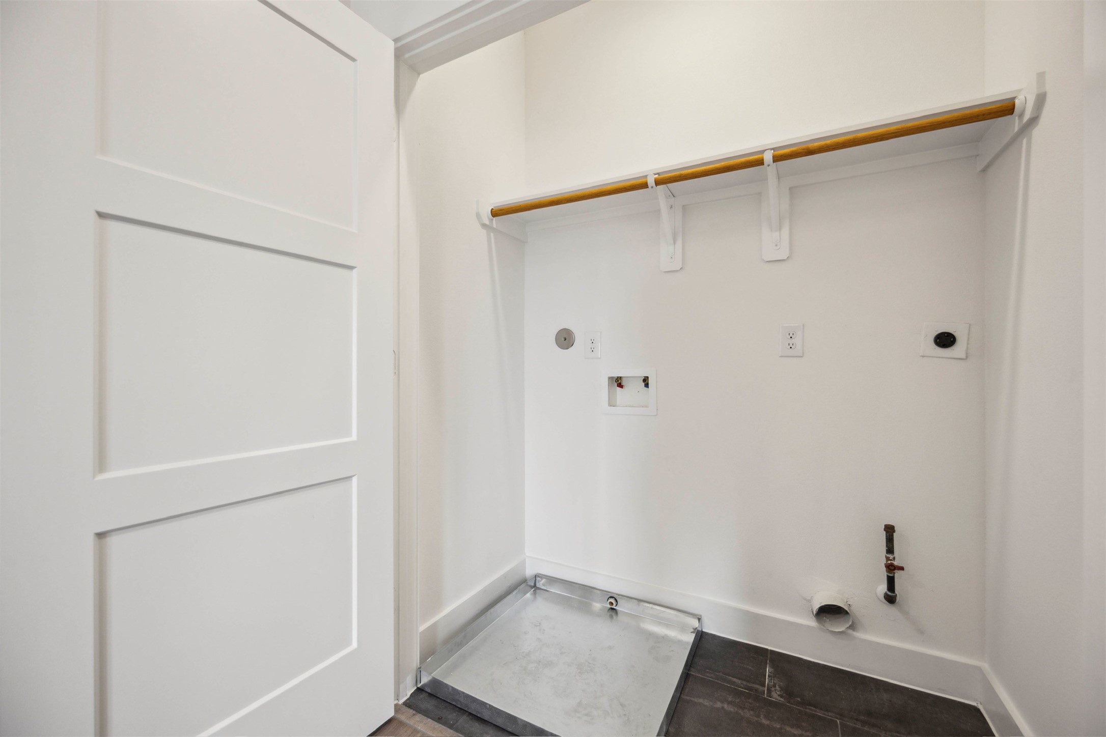 3504 Caplin Street, Unit B Houston, TX 77026 - Photo 23 of 26 a bathroom with a sink and shower