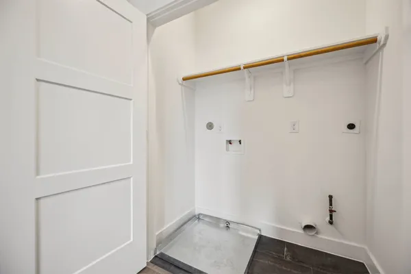 $2,800 | 3504 Caplin Street, Unit B, Houston, TX 77026