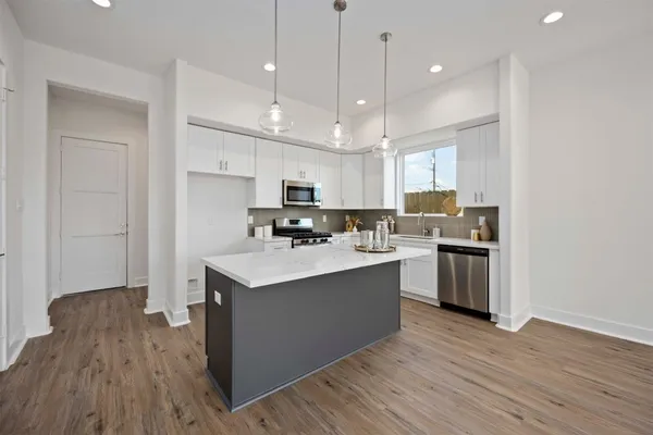 $2,800 | 3504 Caplin Street, Unit B, Houston, TX 77026