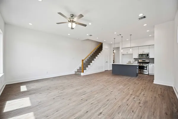 $2,800 | 3504 Caplin Street, Unit B, Houston, TX 77026
