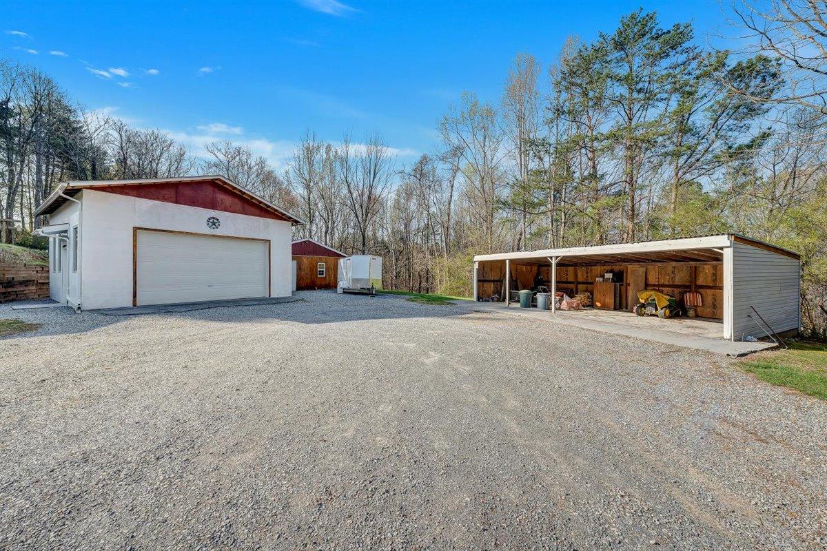 1112 Sandy Ford Road Blue Ridge, VA 24064 - Photo 27 of 35 Detached Garagee