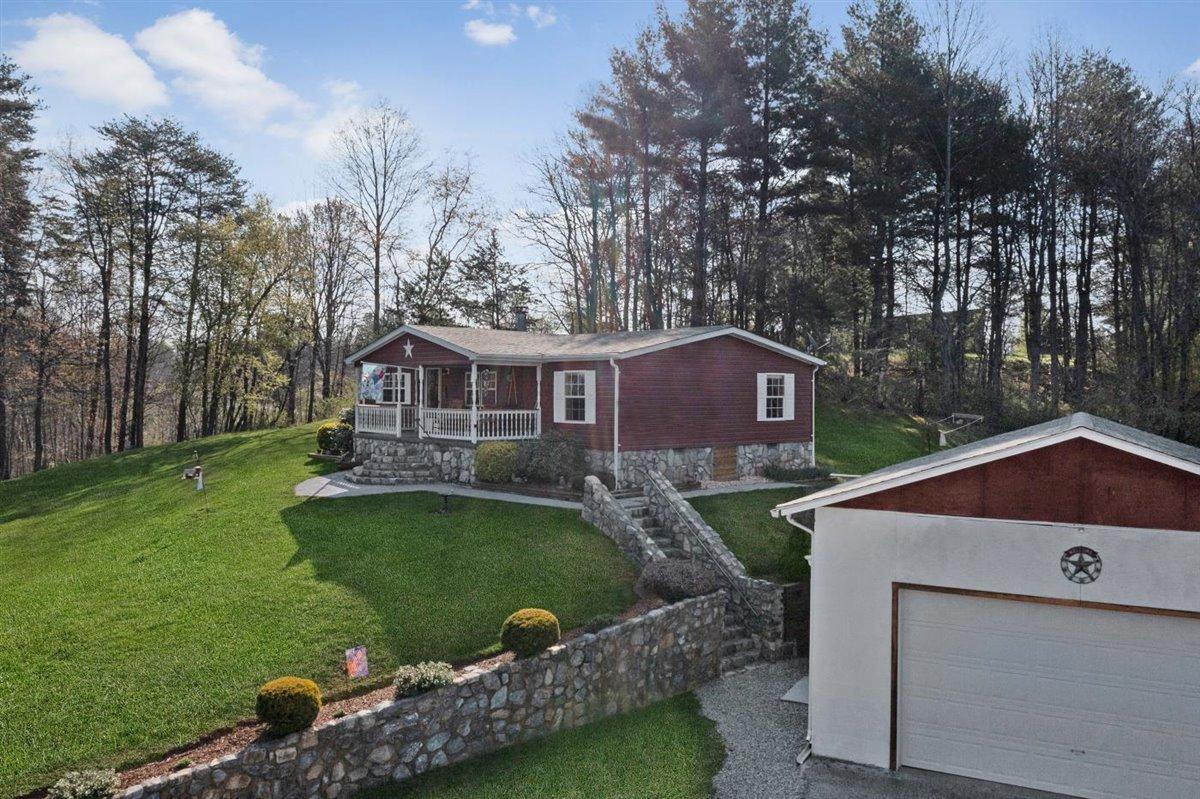 1112 Sandy Ford Road Blue Ridge, VA 24064 - Photo 33 of 35 Home view