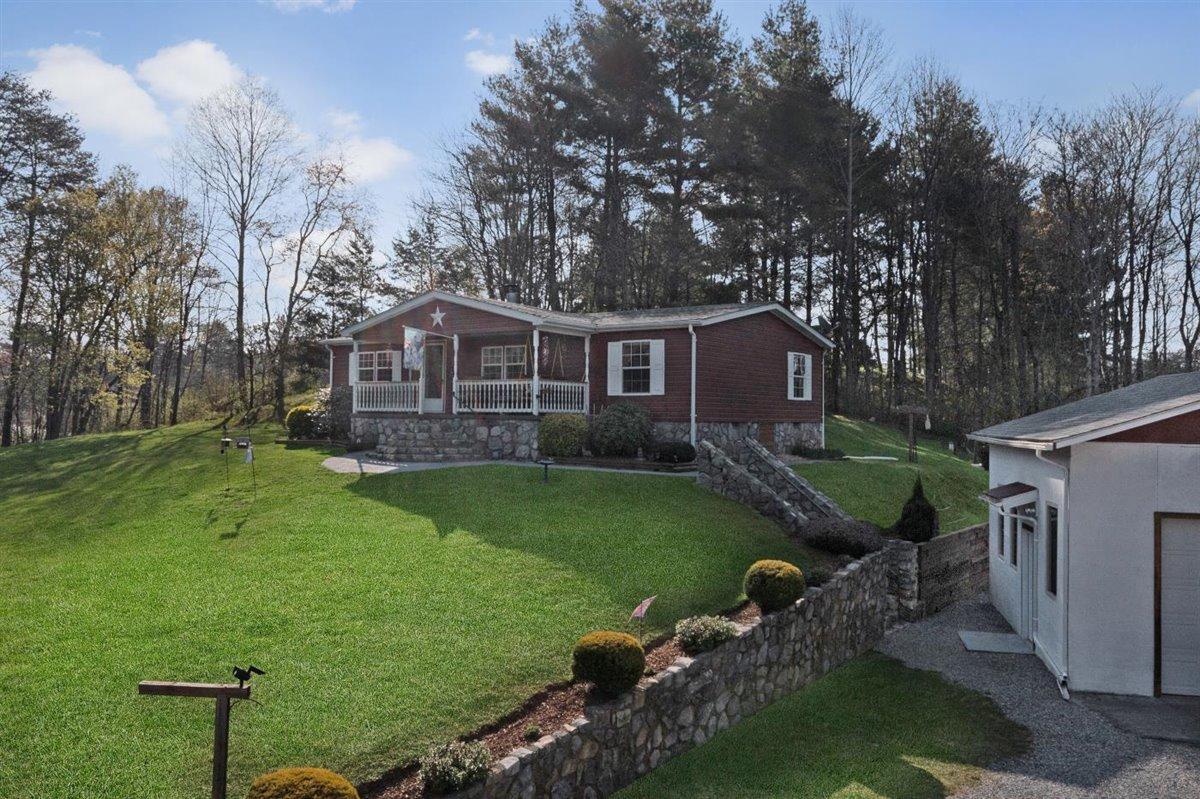 1112 Sandy Ford Road Blue Ridge, VA 24064 - Photo 34 of 35 Home view