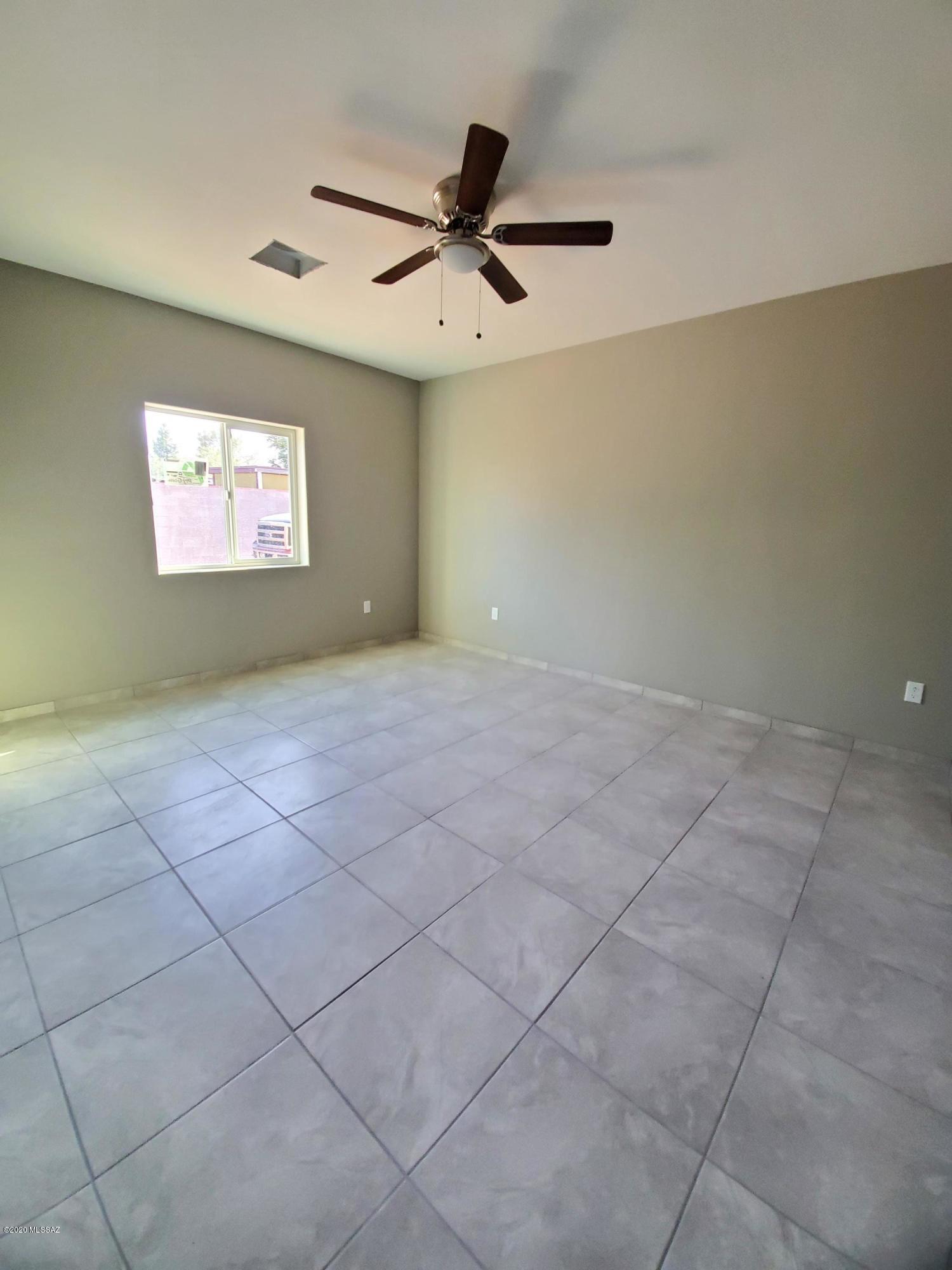 596 West Simmons Road Tucson, AZ 85705 - Photo 7 of 12