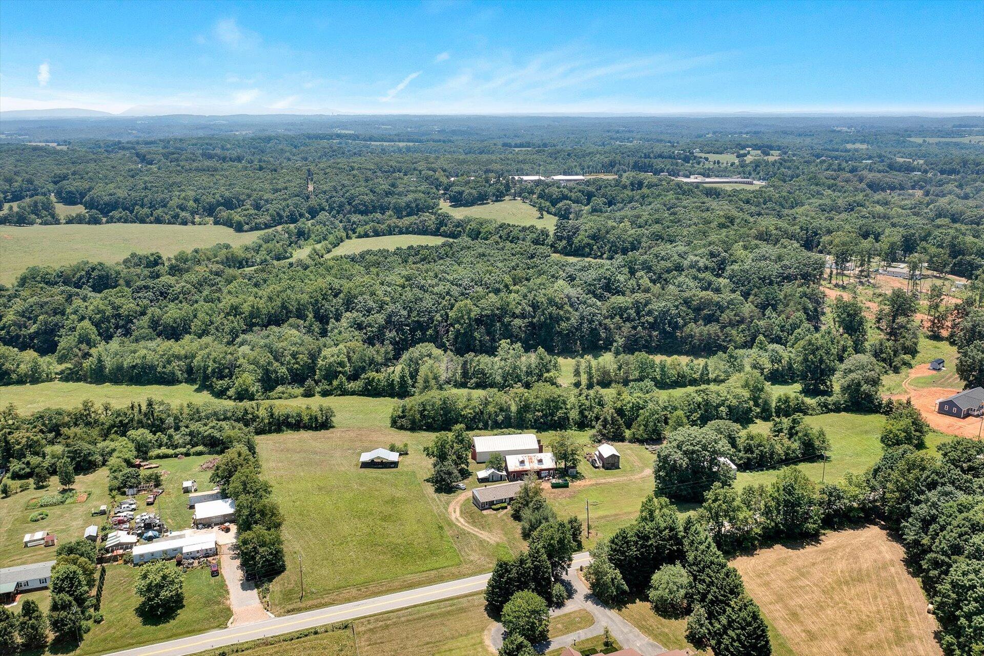5720 Joppa Mill Road Moneta, VA 24121 - Photo 2 of 12 01-071220230059