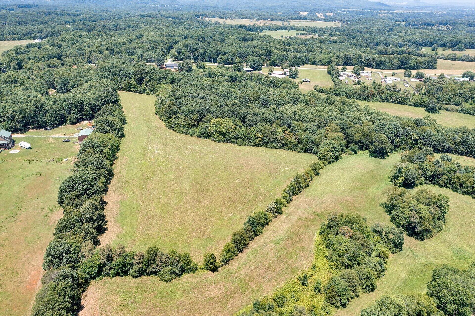 5720 Joppa Mill Road Moneta, VA 24121 - Photo 7 of 12 06-071220230063