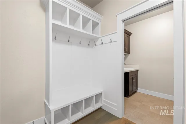 $899,990 | 6052 West Venetian Drive, Eagle, ID 83616