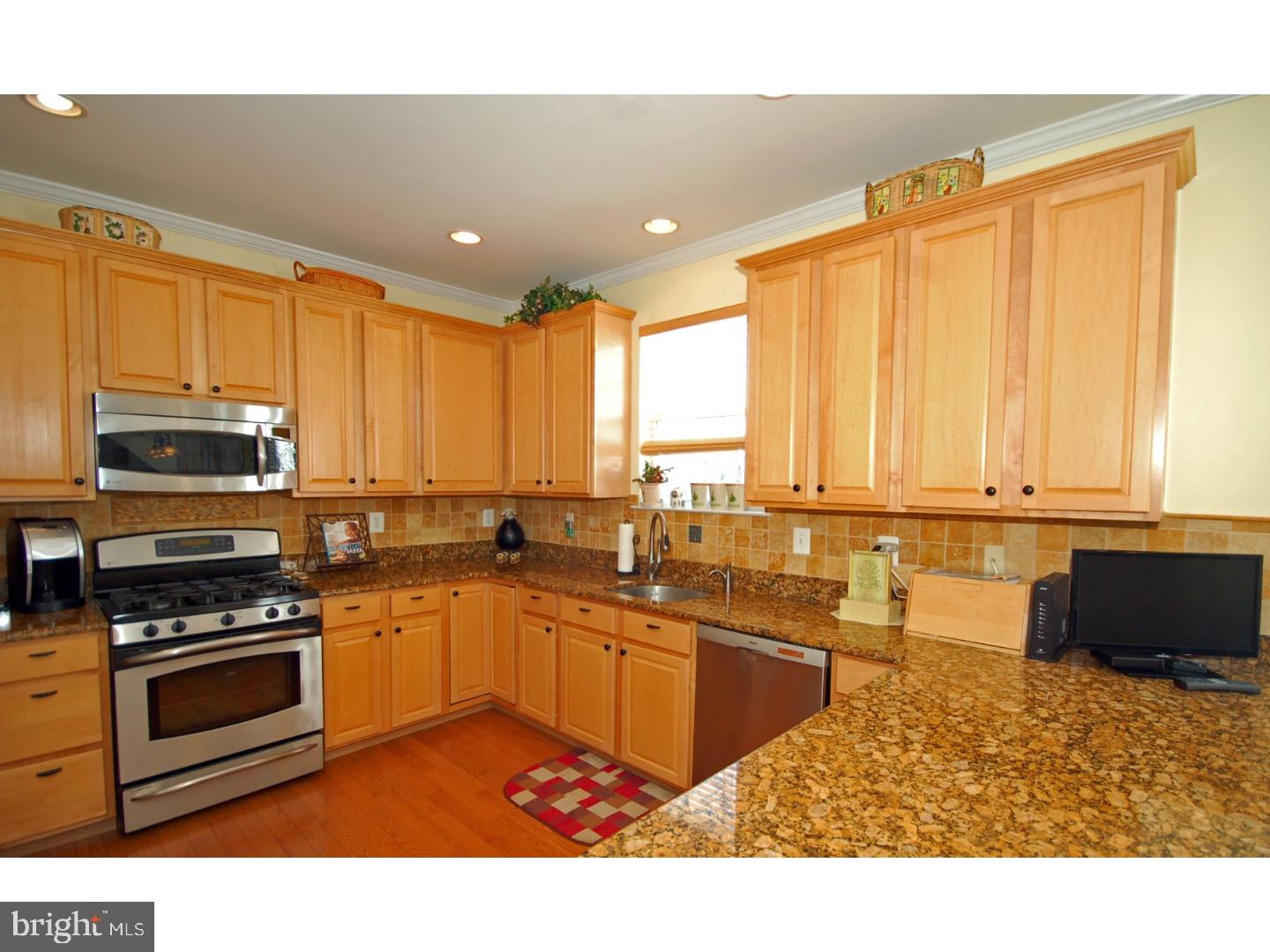 32 Keswick Road East Windsor, NJ 08520 - Photo 6 of 22