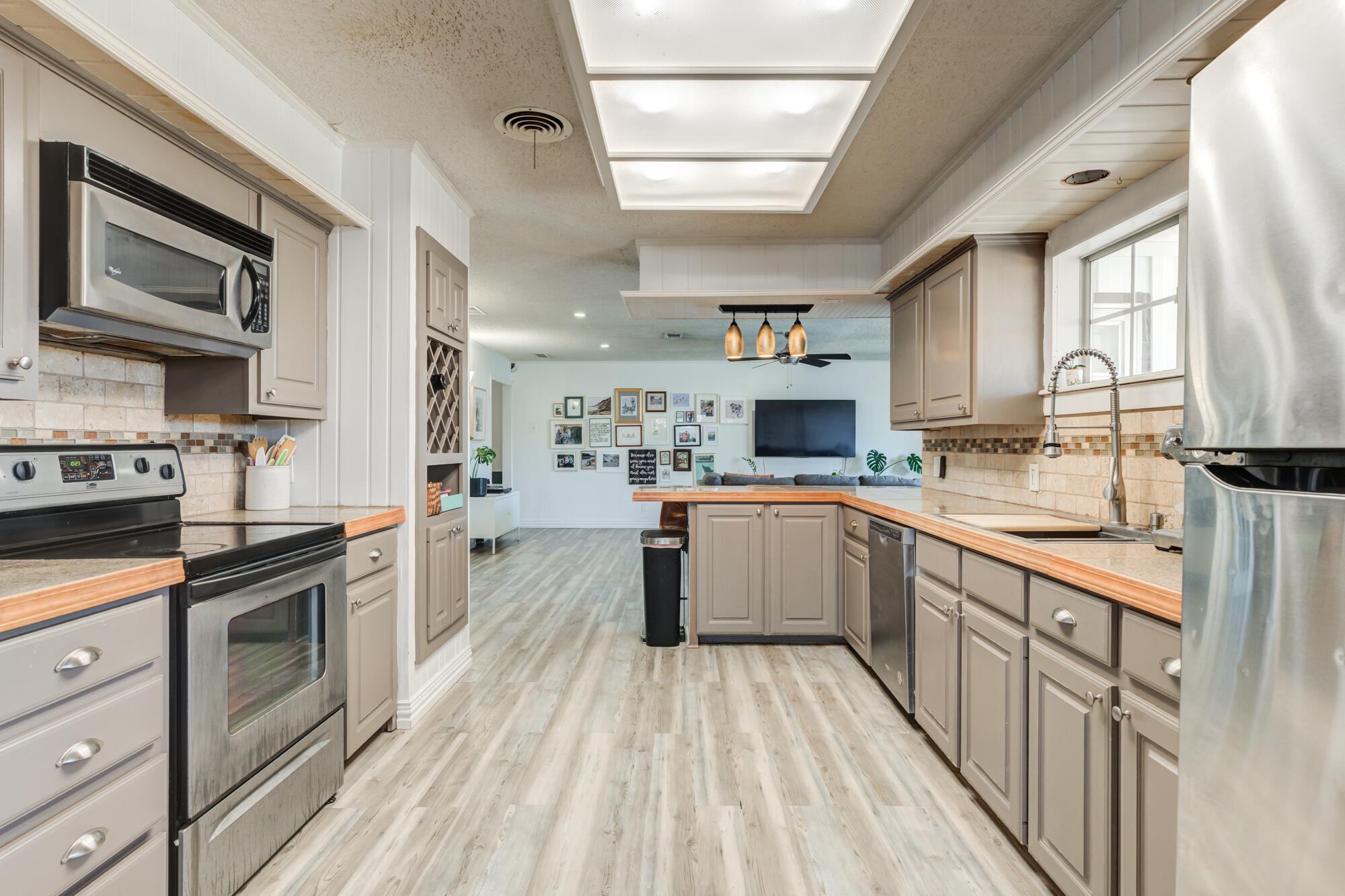 2513 59th Street Lubbock, TX 79413 - Photo 18 of 45 DSC05506_07_08_09_10