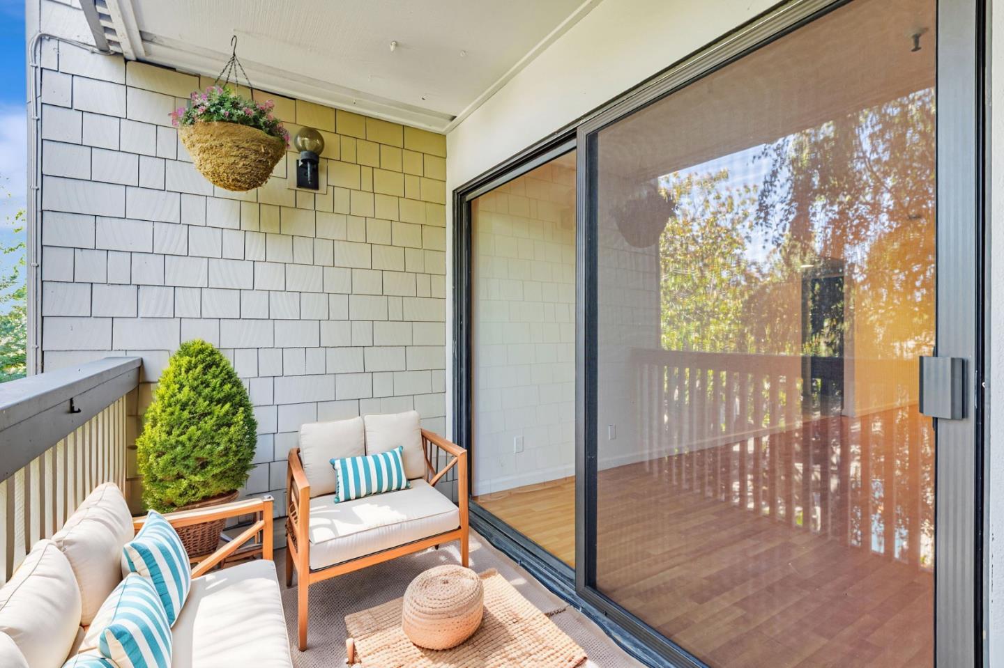 49 Showers Drive, Unit W203 Mountain View, CA 94040 - Photo 27 of 38 a bathroom with a shower