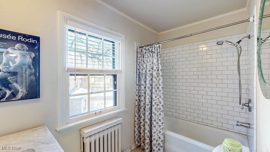 2593 Coventry Road Cleveland, OH 44120 - Photo 36 of 50 Alternative angle of Jack & Jill bathroom.