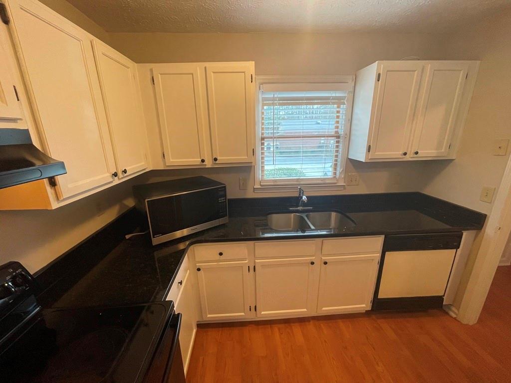 2906 Webb Bridge Road Alpharetta, GA 30009 - Photo 3 of 25