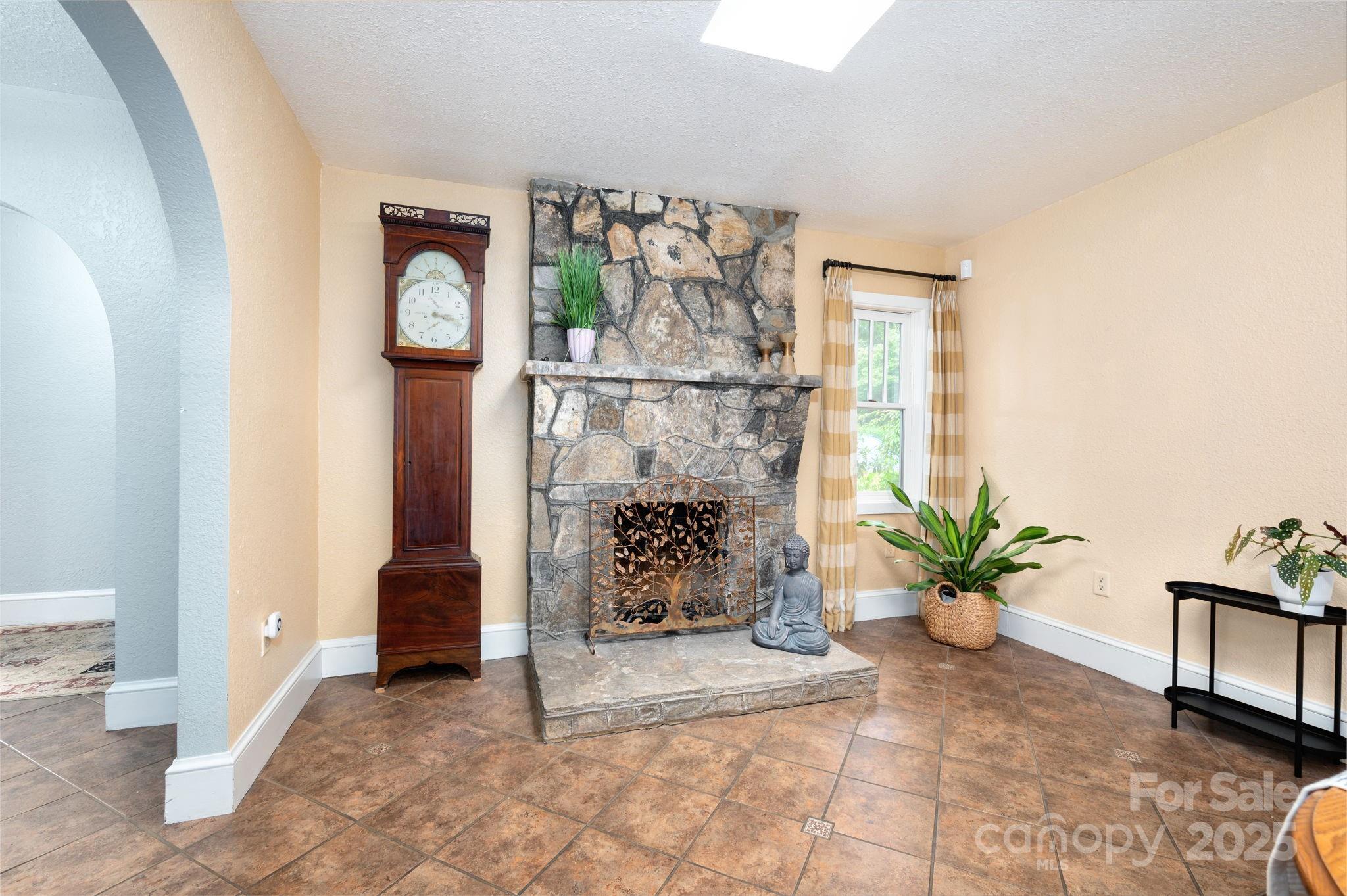 115 Oakland Road Asheville, NC 28801 - Photo 3 of 32 a view of entryway with interior