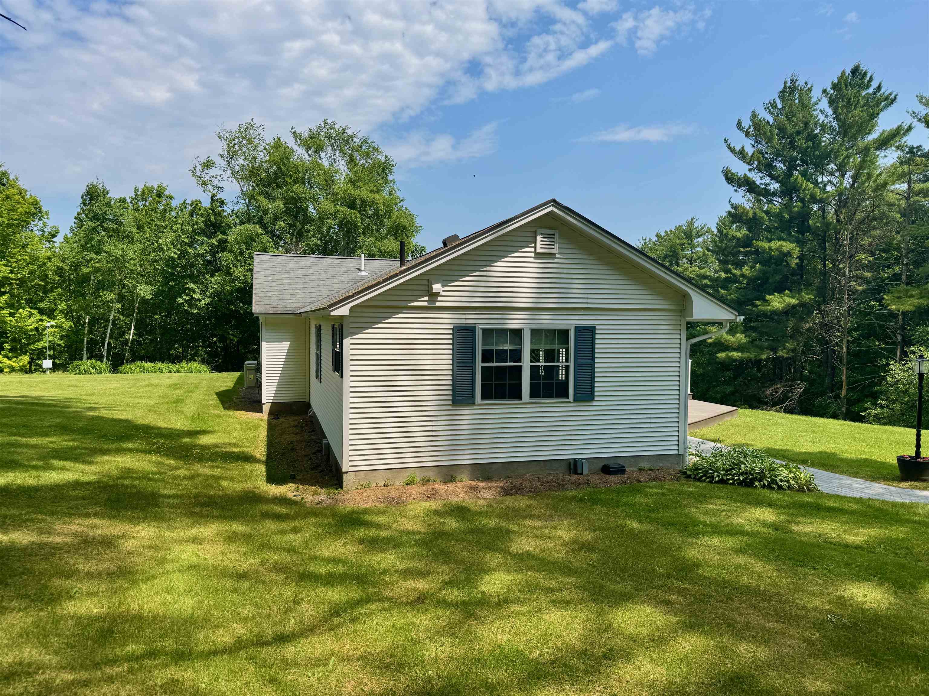 653 Skyboro Road Pownal, VT 05261 - Photo 33 of 41