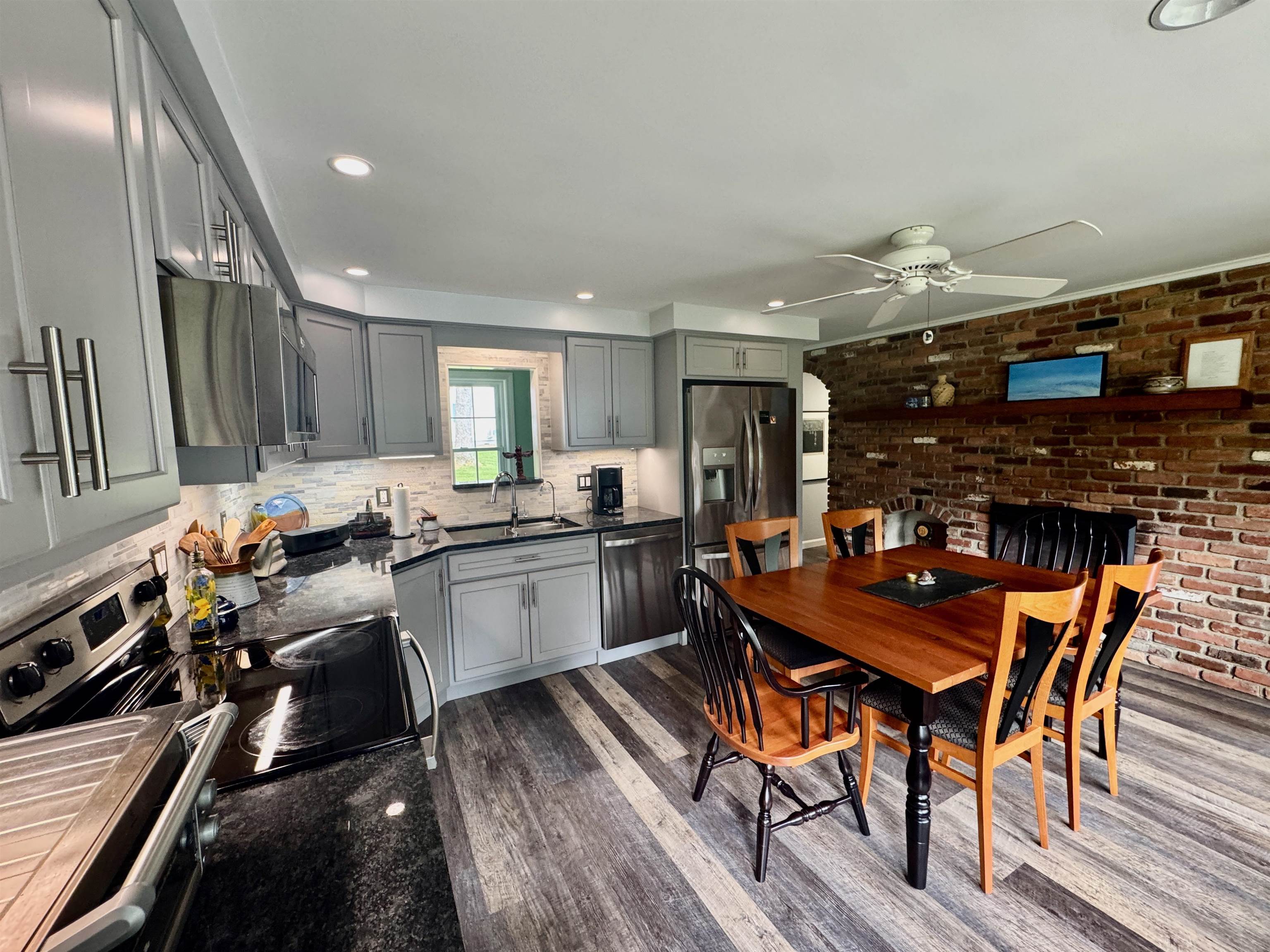 653 Skyboro Road Pownal, VT 05261 - Photo 5 of 41