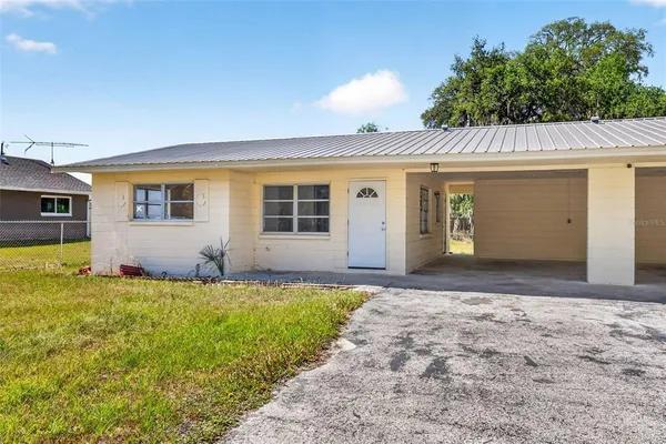 $1,300 | 34816 Evergreen Way, Dade City, FL 33523