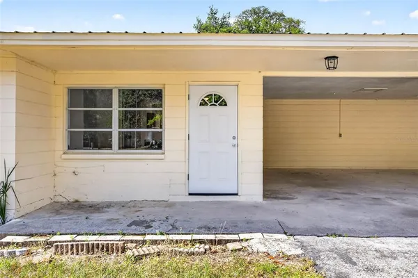 $1,300 | 34816 Evergreen Way, Dade City, FL 33523