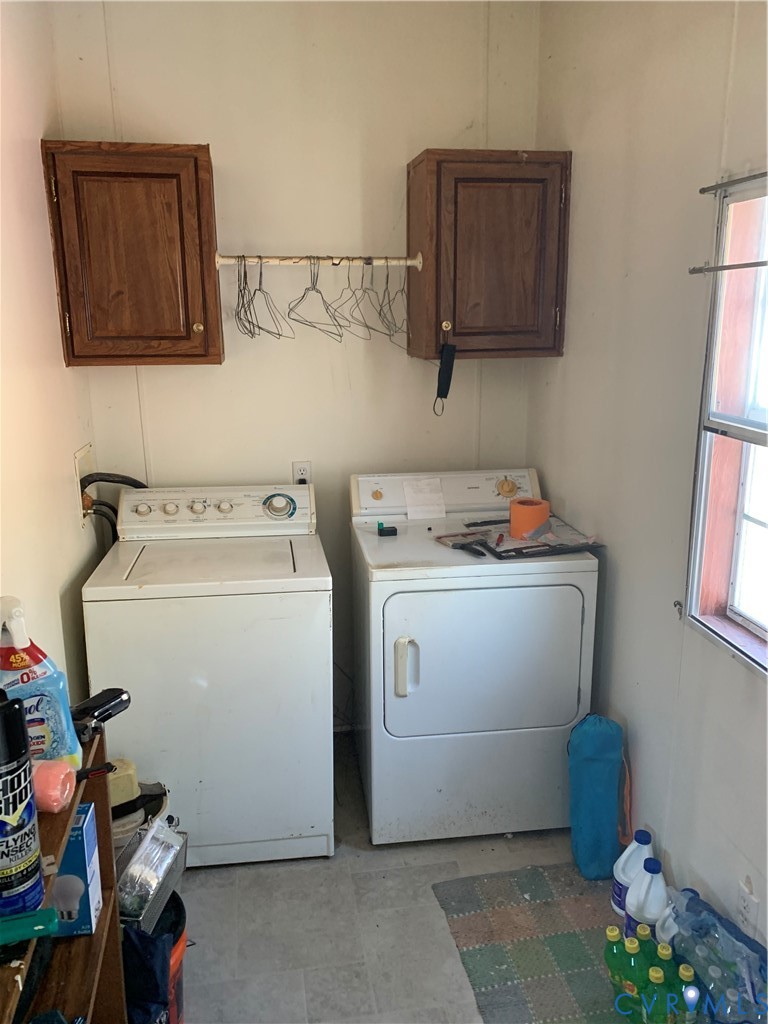 15532 Sandy Field Road Stony Creek, VA 23882 - Photo 9 of 20 a utility room with dryer and washer