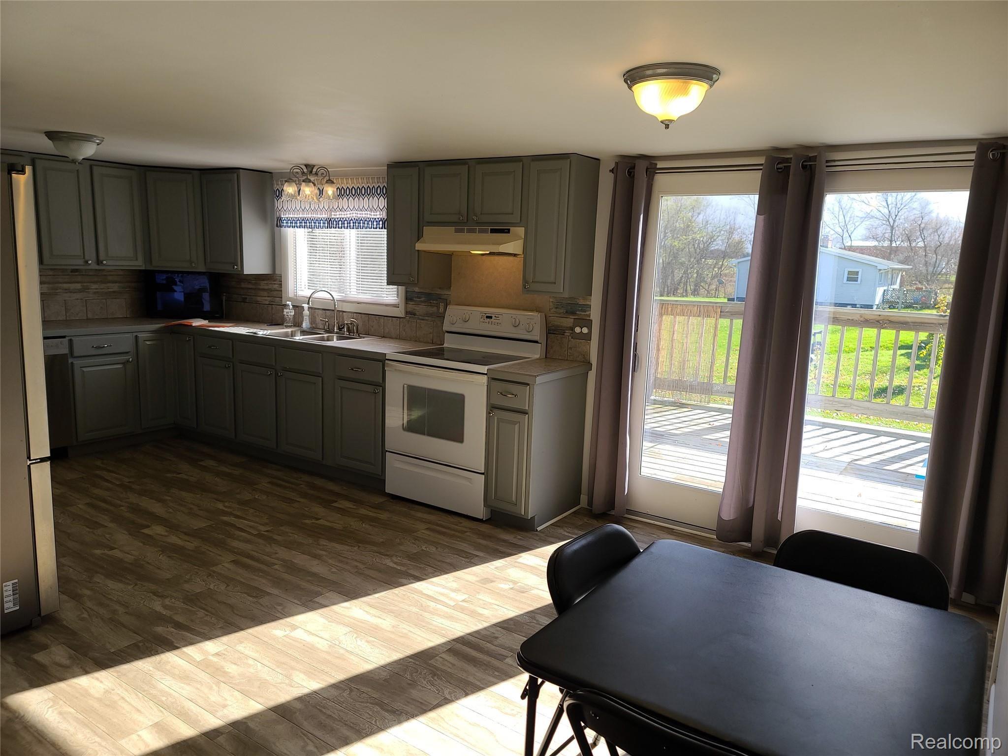 4747 Bancroft Road Durand, MI 48429 - Photo 11 of 26 kitchen 5.jpg