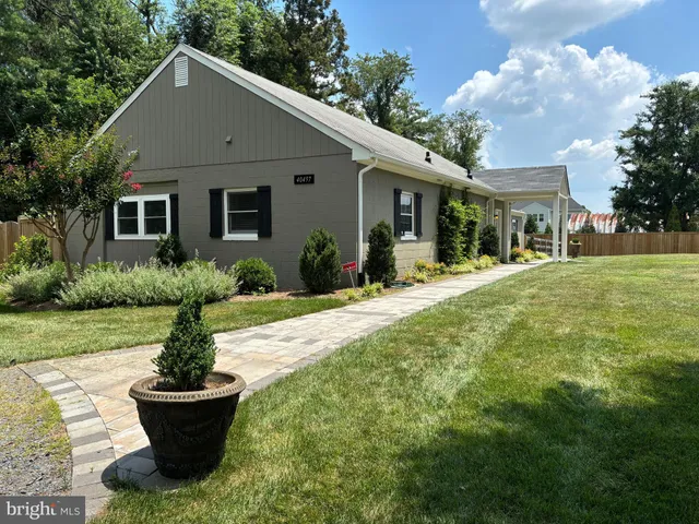 $3,200 | 40497 Little River Turnpike, Aldie, VA 20105