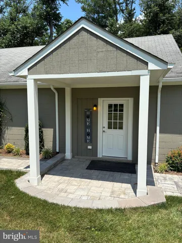 $3,200 | 40497 Little River Turnpike, Aldie, VA 20105