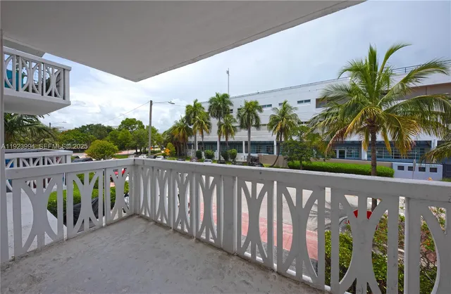 $2,550 | 4142 North Jefferson Avenue, Unit 2C, Miami Beach, FL 33140