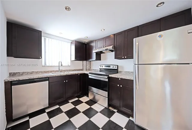 $2,550 | 4142 North Jefferson Avenue, Unit 2C, Miami Beach, FL 33140