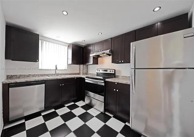 $2,550 | 4142 North Jefferson Avenue, Unit 2C, Miami Beach, FL 33140