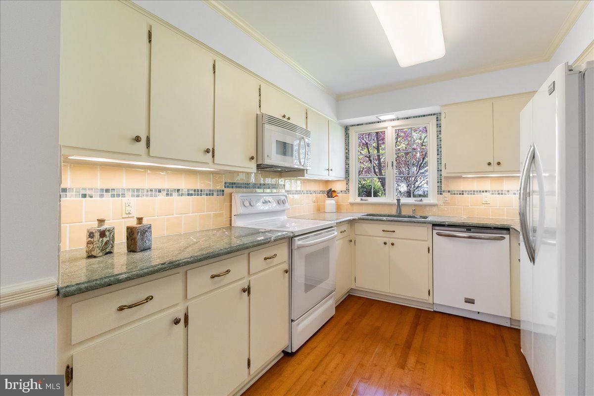 5 Riverside Drive Princeton, NJ 08540 - Photo 11 of 48 Kitchen