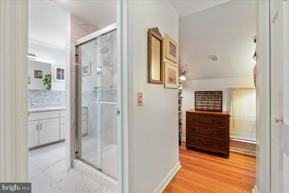 5 Riverside Drive Princeton, NJ 08540 - Photo 20 of 48 Ensuite Bath for Primary Bedroom