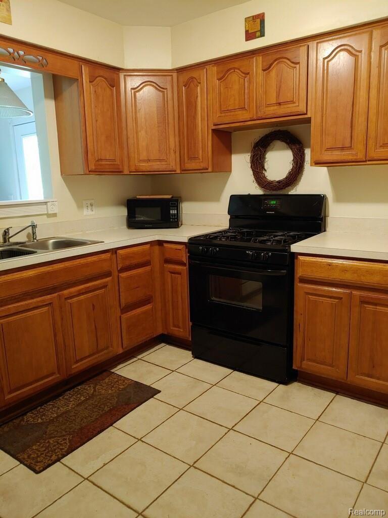 18309 Hickory Ridge Road Fenton, MI 48430 - Photo 21 of 58 #17.jpg