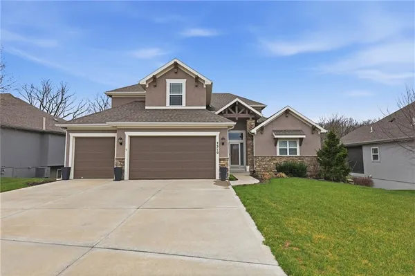 $675,000 | 7310 Northwest Clore Drive, Parkville, MO 64152