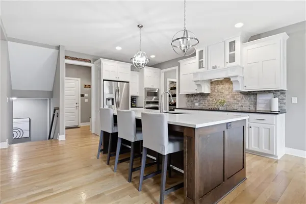 $675,000 | 7310 Northwest Clore Drive, Parkville, MO 64152