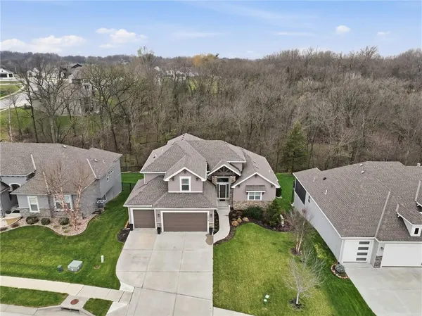 $675,000 | 7310 Northwest Clore Drive, Parkville, MO 64152