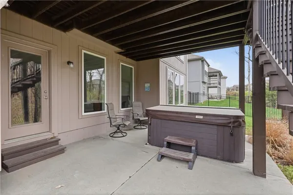 $675,000 | 7310 Northwest Clore Drive, Parkville, MO 64152