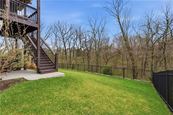 $675,000 | 7310 Northwest Clore Drive, Parkville, MO 64152